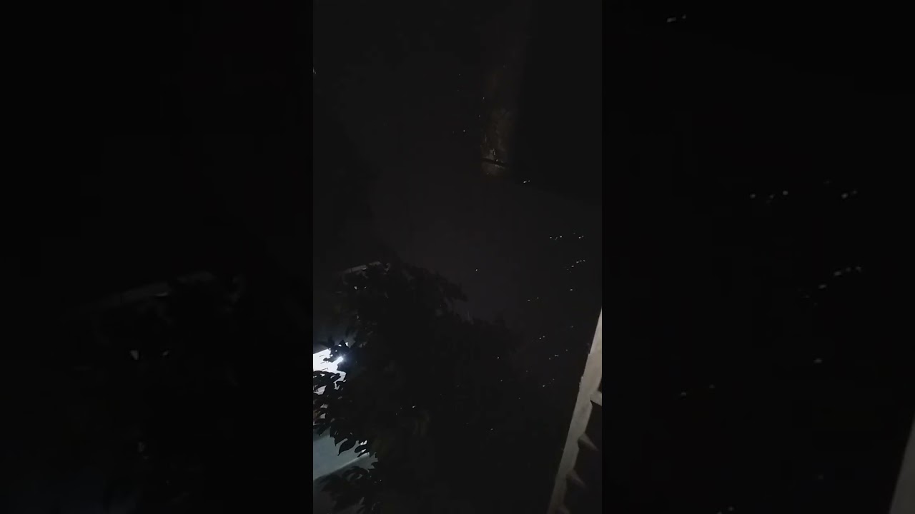Hujan deras di malam hari banyak petir ⛈