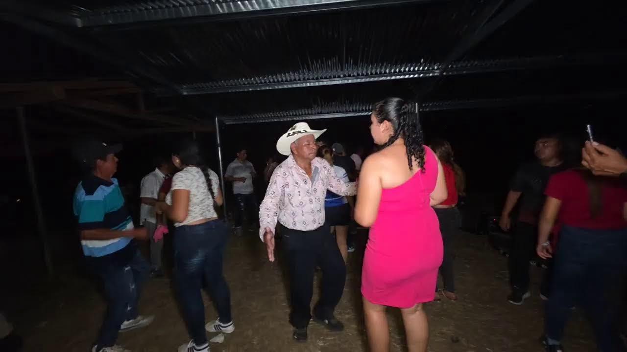 fiesta bailable en Tabloncito con Rene alonso y su Banda  no tenemos derecho ala musica del autor