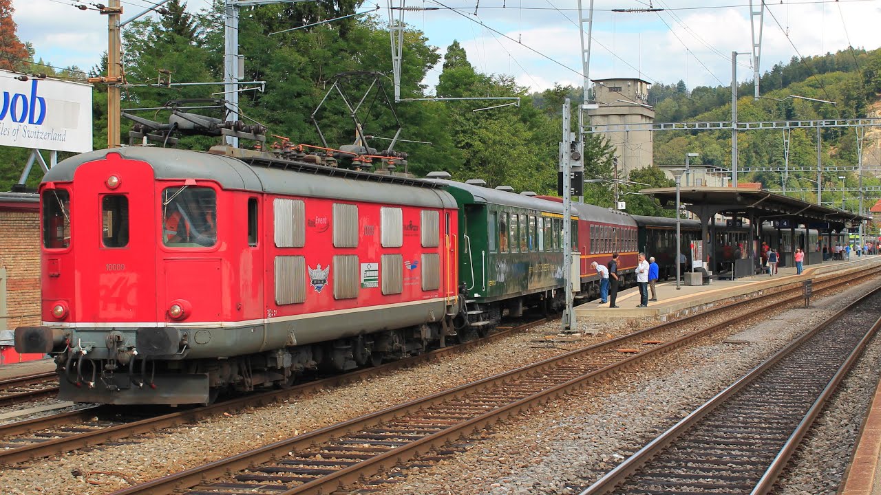 BLS Ae 4/4 und Re 4/4 I mit einem Extrazug in Burgdorf