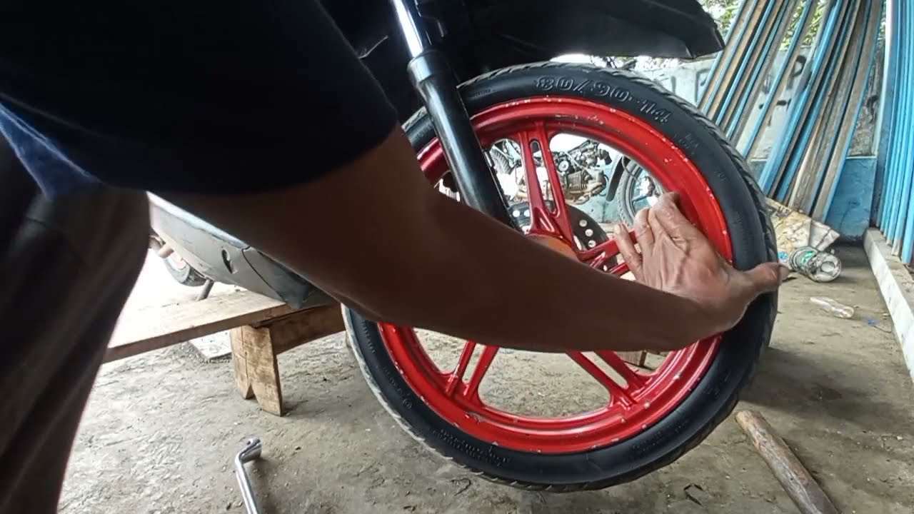 penyebab roda depan motor goyang