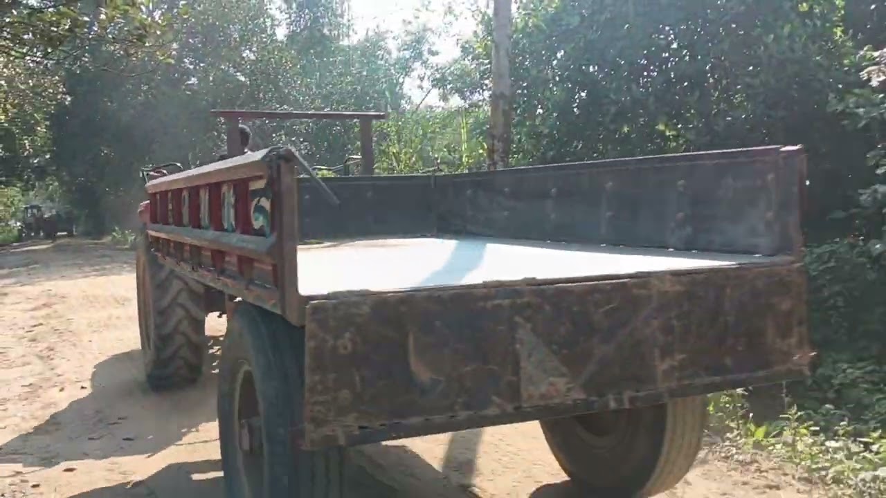 দেখুন টাক্টর কতো রিক্চ নিয়ে চলাচল করে