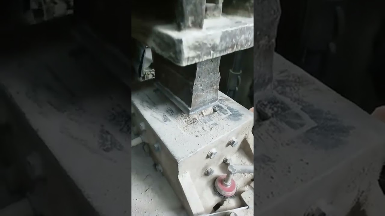 This is a high alumina brick with an aluminum content of 65%
