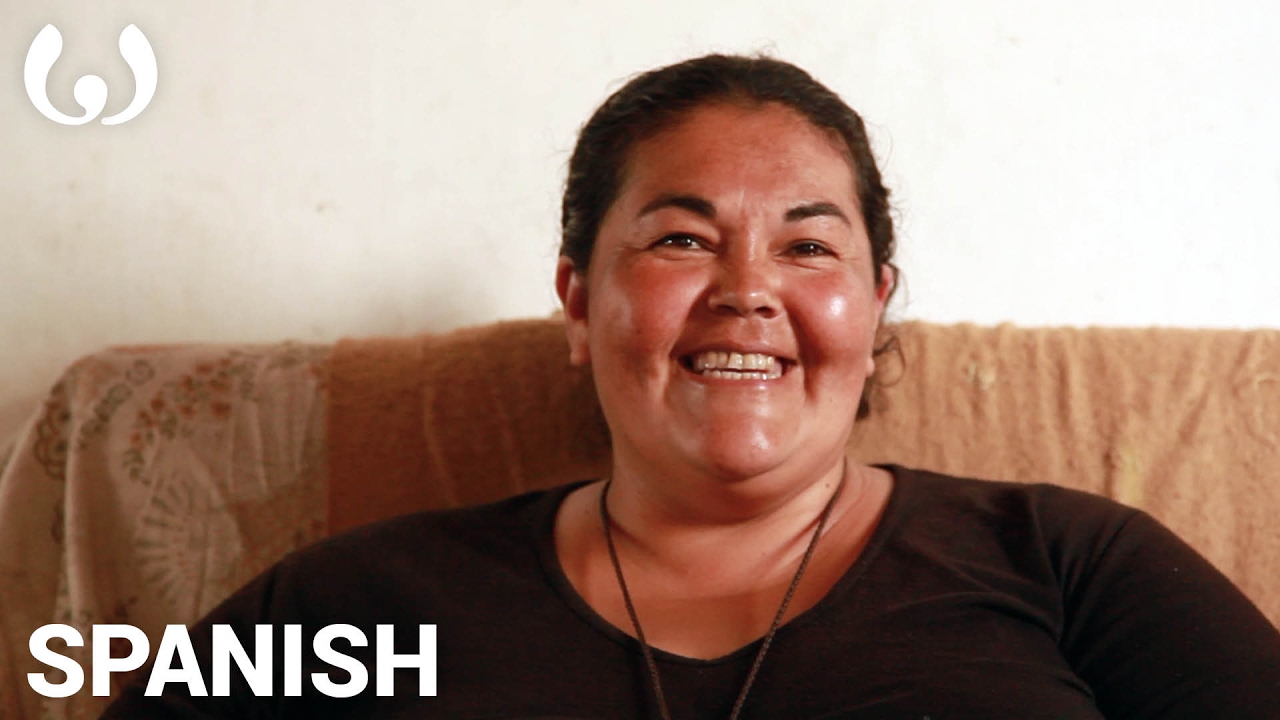 WIKITONGUES: Isabel speaking Spanish