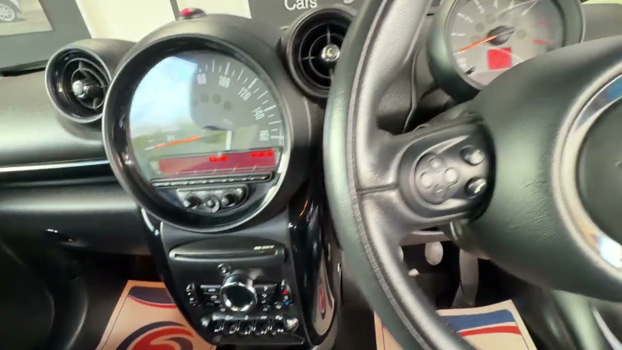 MINI COOPER COUNTRYMAN 2014 года, цвет «Полуночно-серый металлик» (Midnight Grey Metallic).