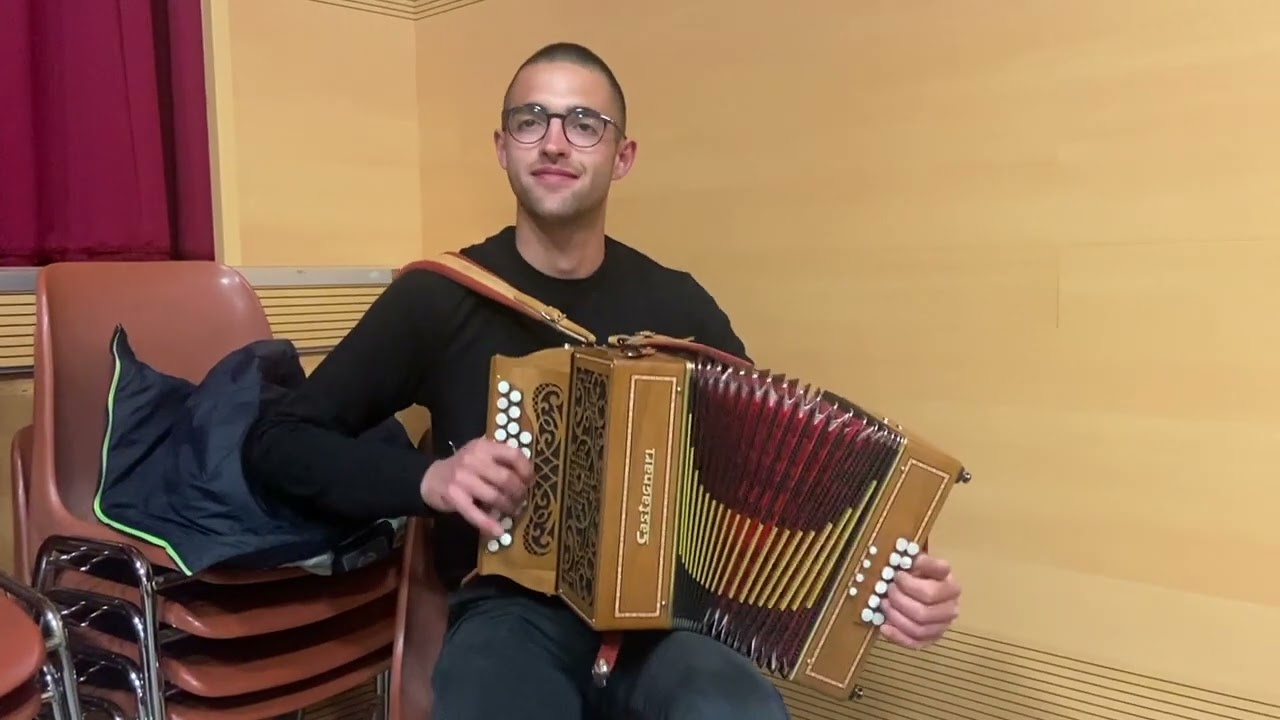 Martino  Deluigi ballo sardo di Dorgali  ballu torrau accordion  diatonic