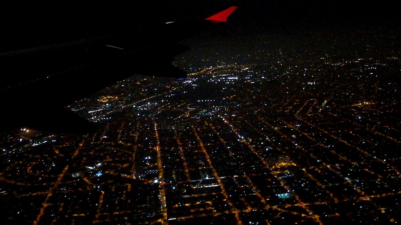 Pouso do avião a320  em Guarulhos São Paulo a noite