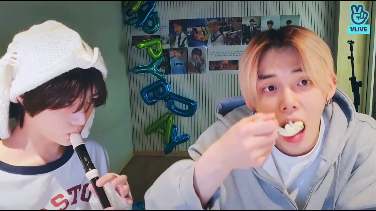 Beomgyu & Soobin playing the recorder ft. Yeonjun & Taehyun // txt is chaotically talented [eng sub]