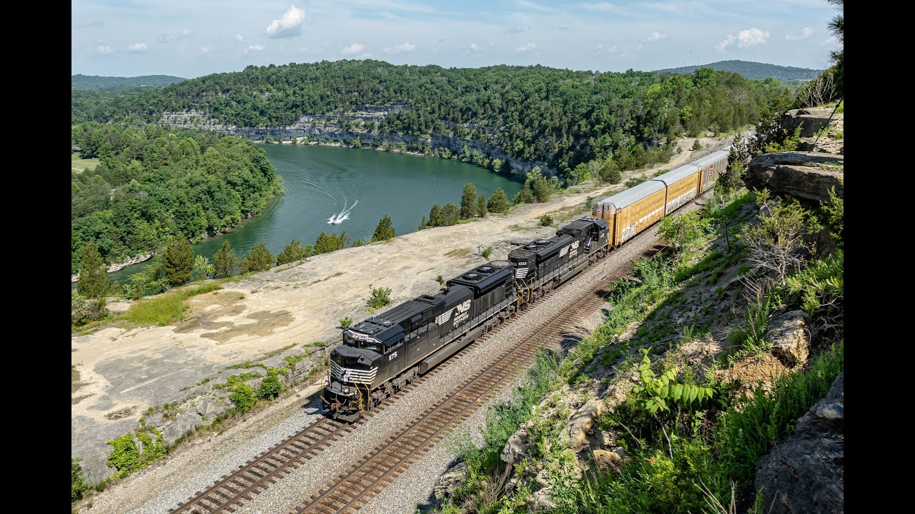 Down in the Rathole - A weekend spent railfanning Norfolk Southern's CNO&TP around Burnside, KY.