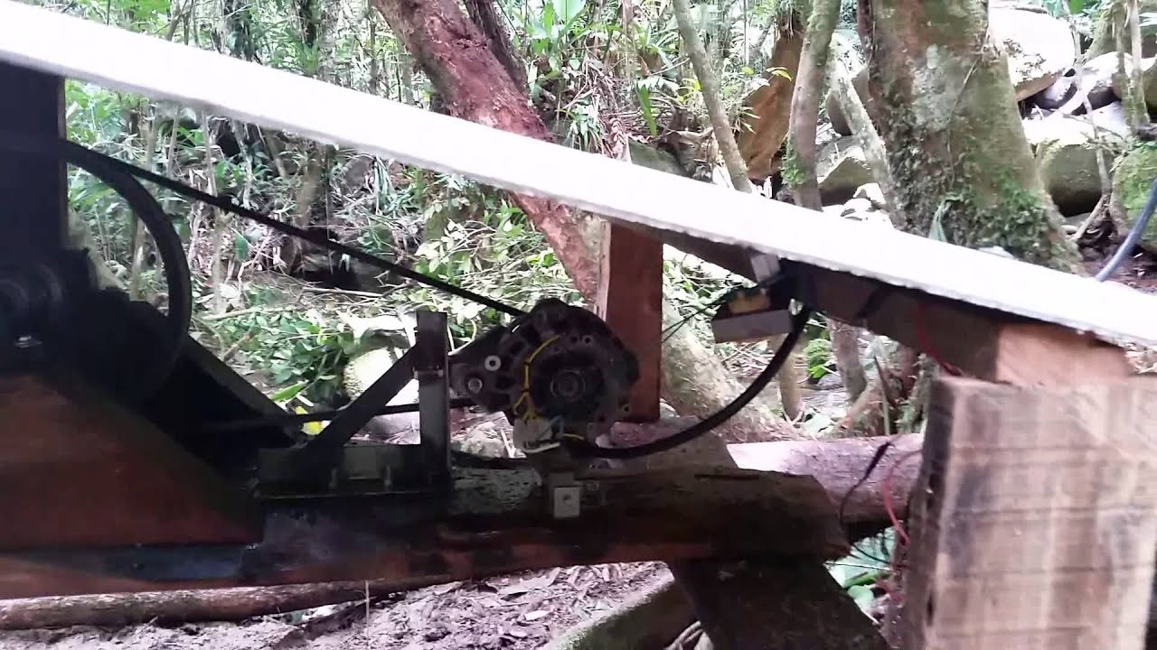 Gerador de energia com alternador em roda de agua          ESQUEVA NO CANAL