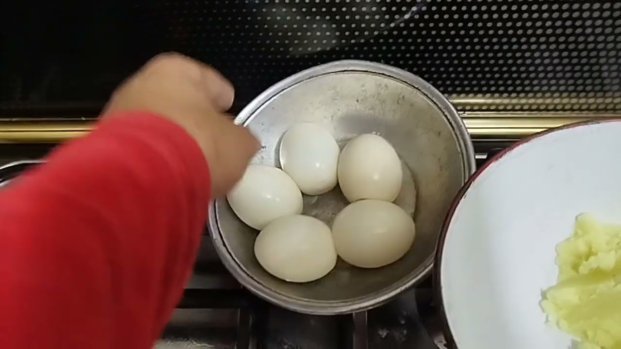 تعال نشوف احلى فيديو من عند ابو ادم وهو بيحضر لنا السحور