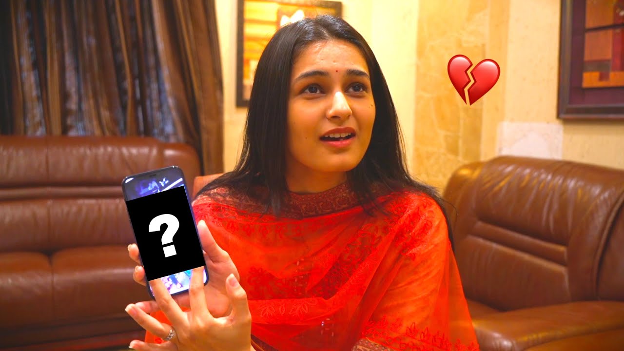 She Revealed Secret Photo With Husband.. 💔