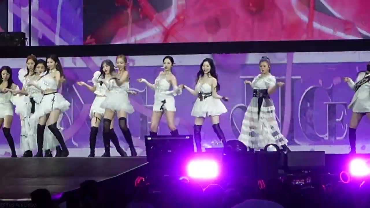 TWICE - The Feels @ Banc of California Stadium | LA Encore Day 2 (5/15/2022)