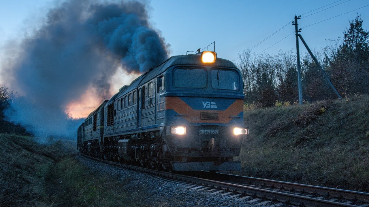 Вечірній поїзд! 🌆 2М62У-0305/0205 з вантажним поїздом