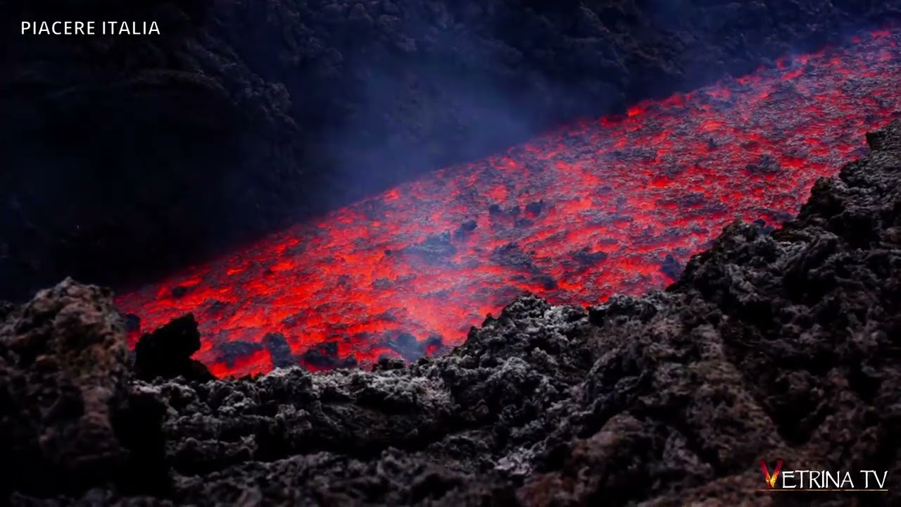 Viaggio di emozioni sull'Etna in attività tra sole, fuoco e neve nella natura d'incanto siciliana