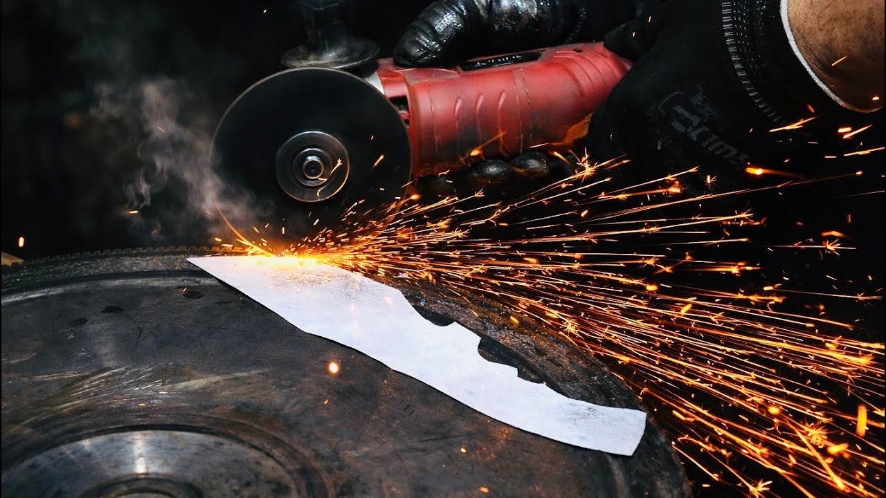 Making a Hunting Knife with a Saw Blade 