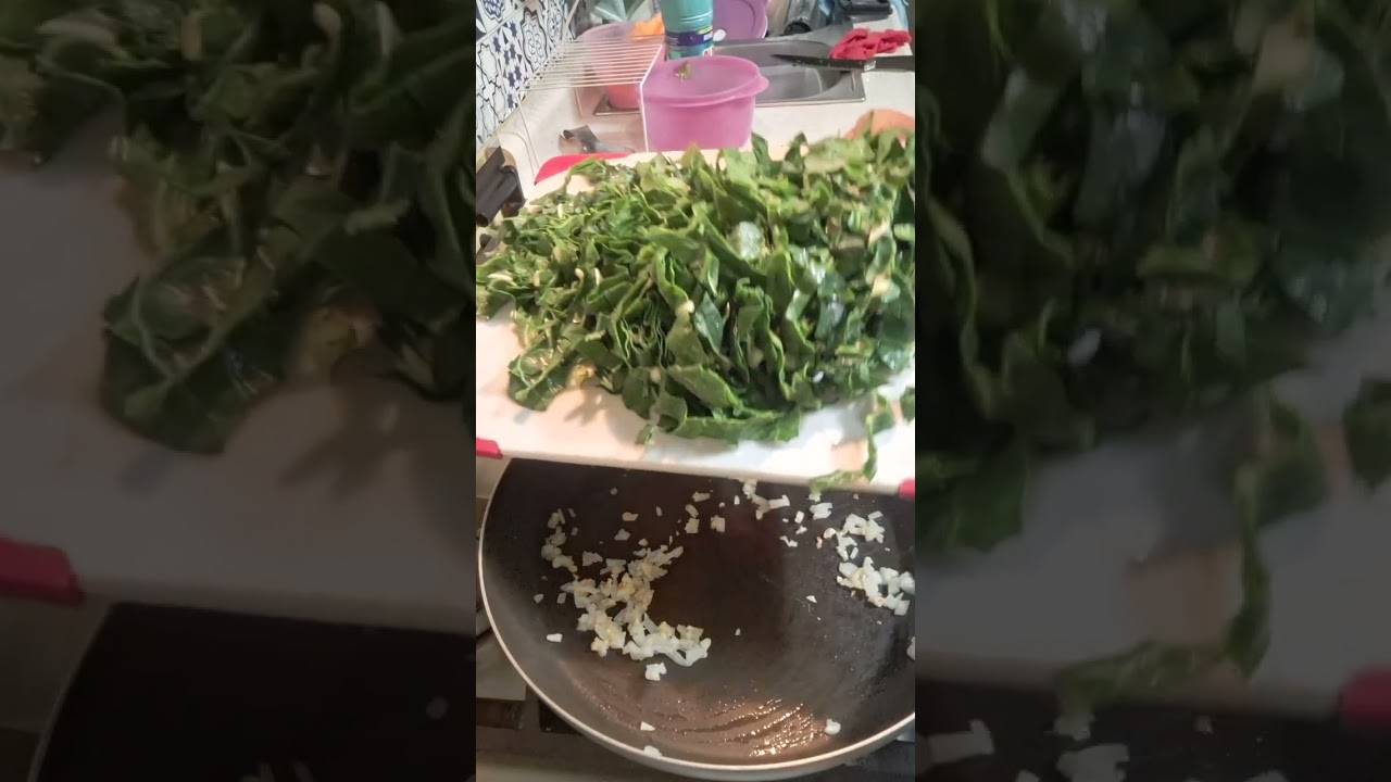 deliciosas acelgas y espinacas en su propio jugo(al vapor).