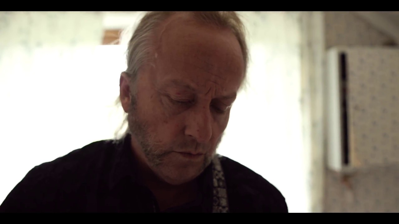 Levi Henriksen & Babylon Badlands: 
