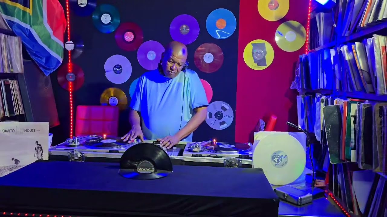 #afrohouse only on #vinyl  from the early #2000s