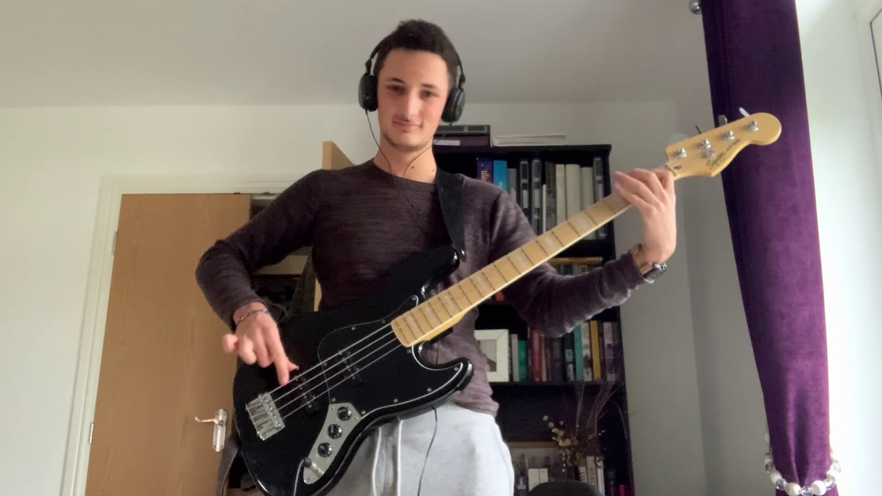 Smells Like Teen Spirit by Nirvana but it&rsquo;s  Brazilian Sertanejo (Bass Cover)