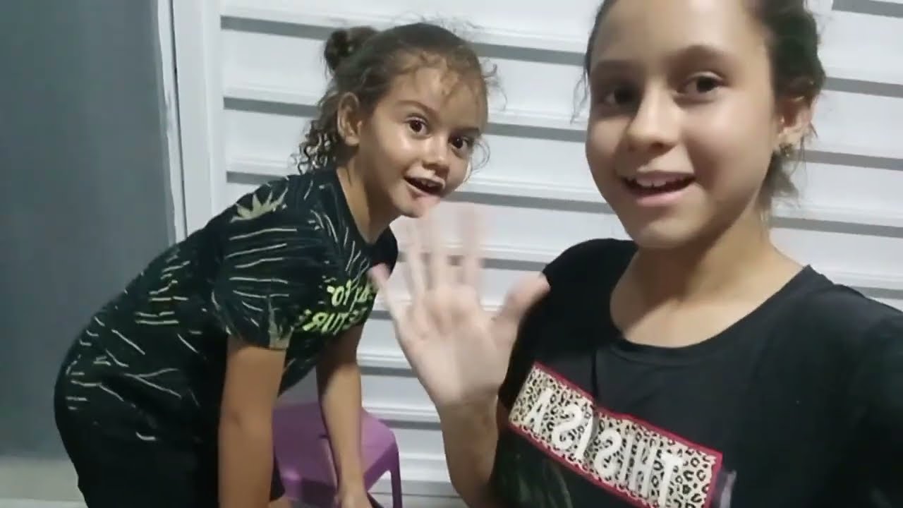 Meu irmãozinho mais novo enzo mostrando o material escolar 2026 dele🥰🤣😂[ele é engraçado demais]😅