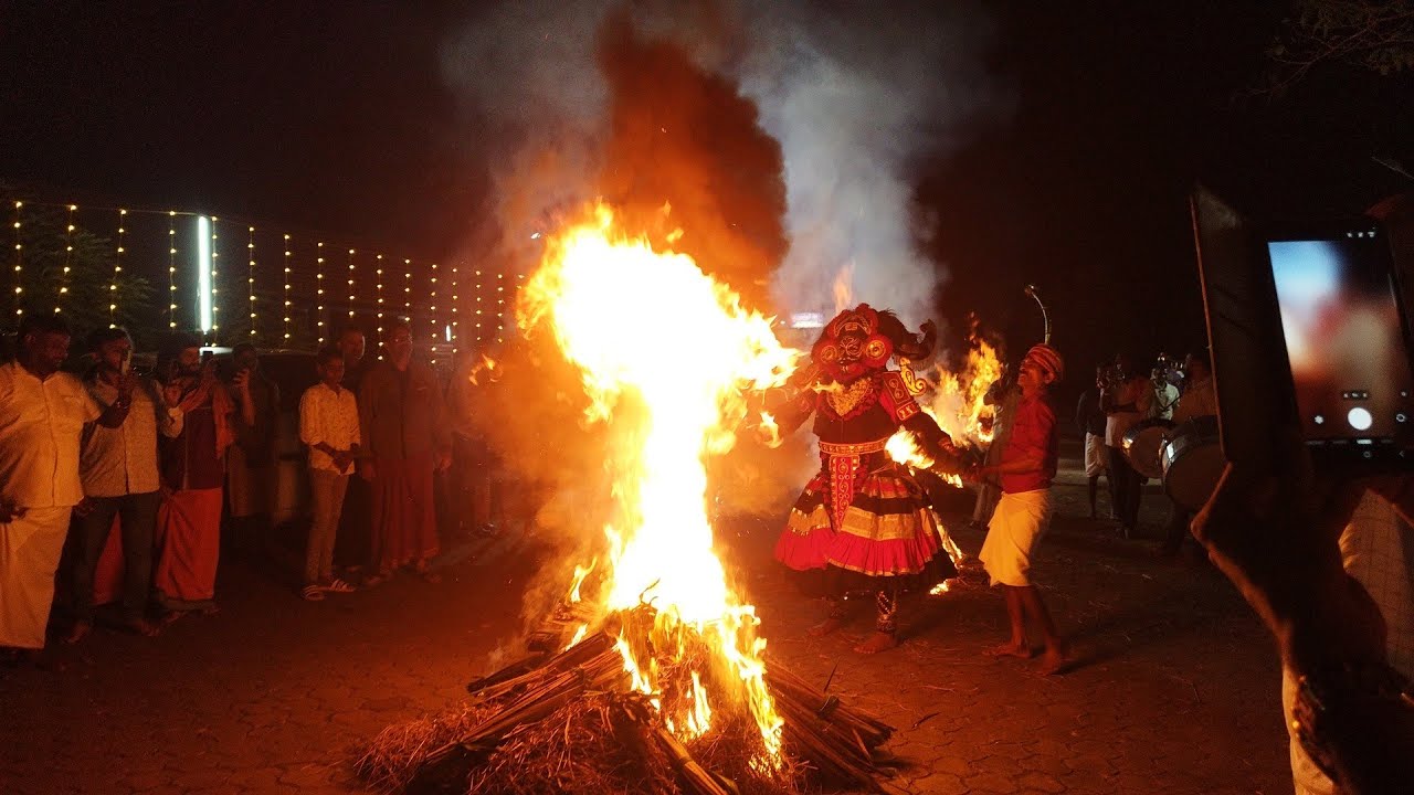 ಇನ್ನಾ ದೇವಸ್ಥಾನದಲ್ಲಿ ನಡೆದ ದೇವಿ ಮಹಾತ್ಮೆ ಯಕ್ಷಗಾನದಲ್ಲಿ ಮಹಿಷಾಸುರ ಅಬ್ಬರದ ಪ್ರವೇಶ 💥🔥