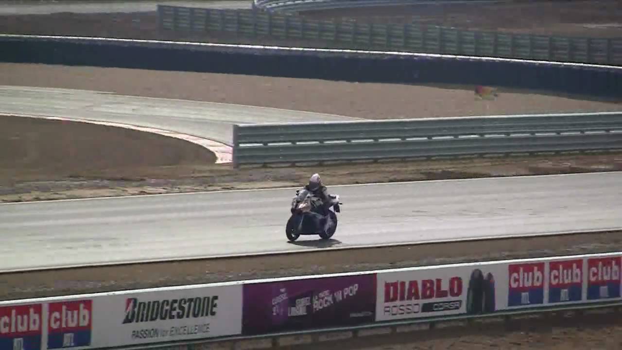 Circuit de Mettet: run moto en vue panoramique