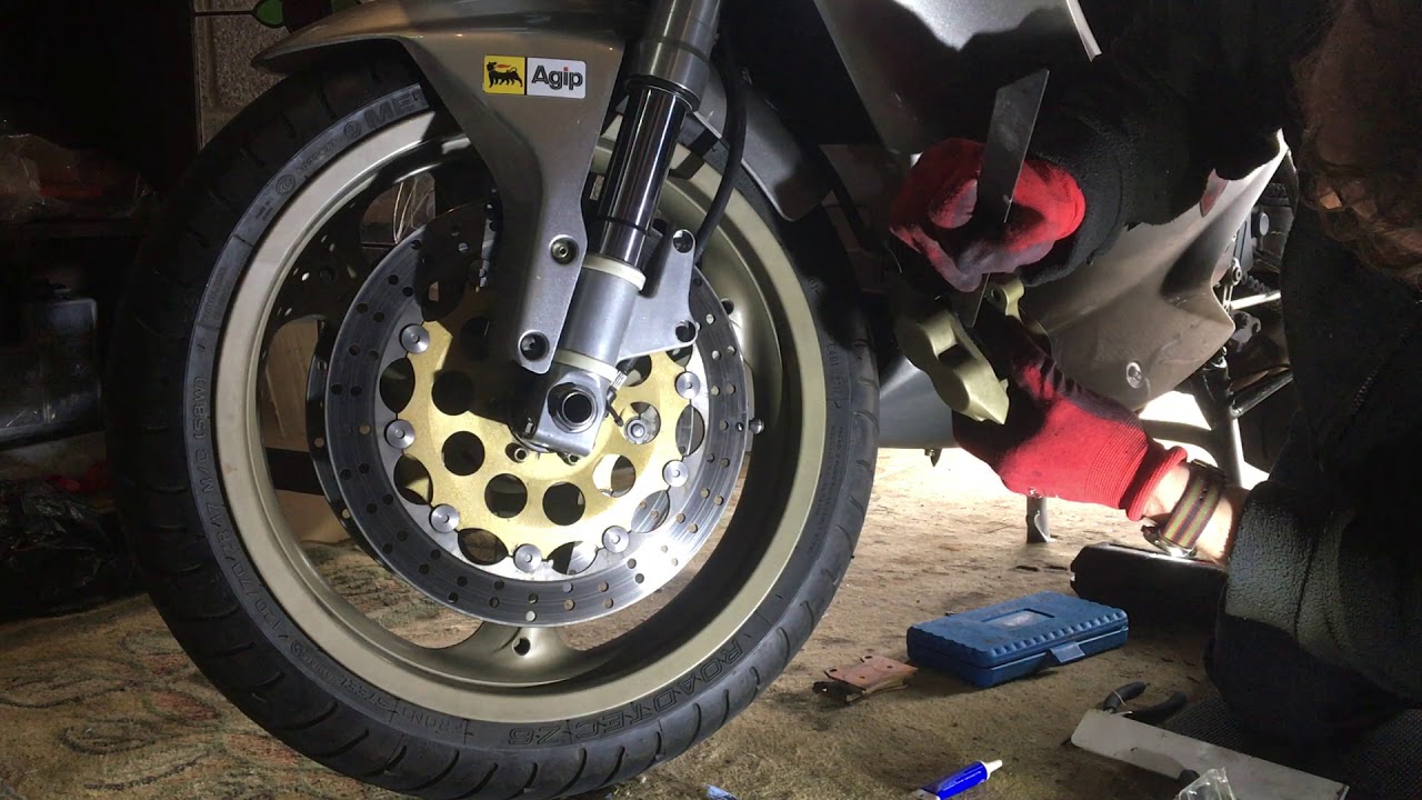 Stuck piston  ! EBC organic front brake pad change