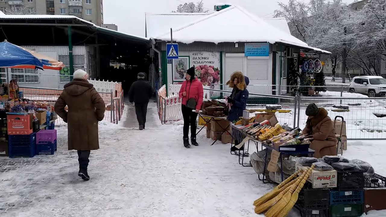 Львів 2021:  сніг, Балатон, ринок Тополя, Мазепи від від Спартака до Зайчика