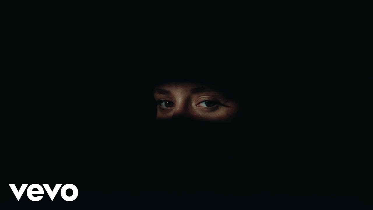 Sally Cruz - STESSO RUMORE (Visual)