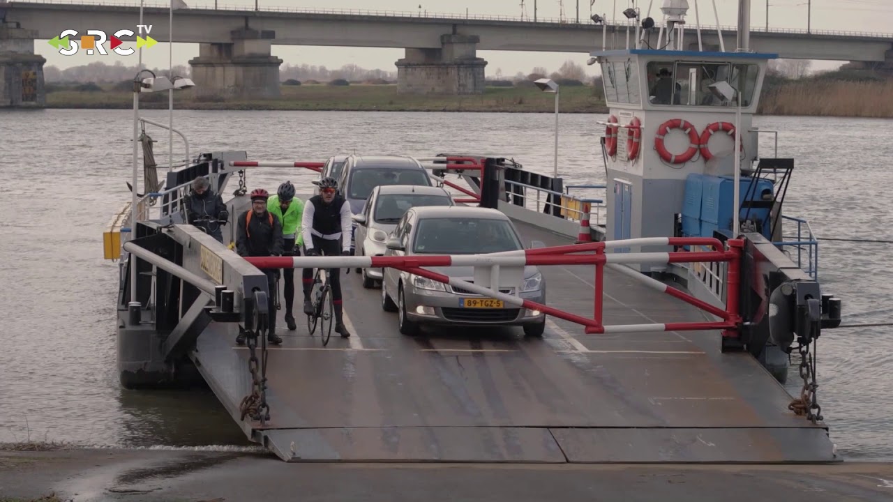 Flits - De avondklok, hoe gaat de schipper van de veerpont Culemborg ermee om 23-01-21