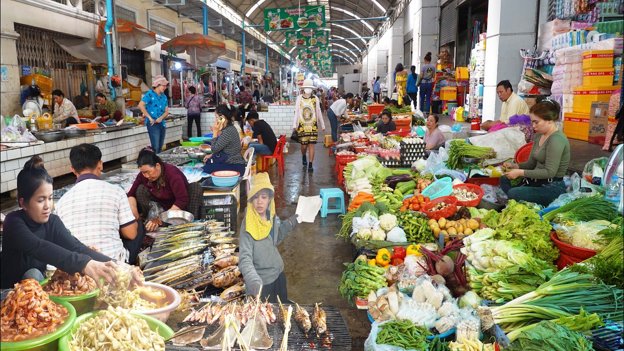 Amazing Cambodia Food Vlog - Snacks, Crab Market , & More