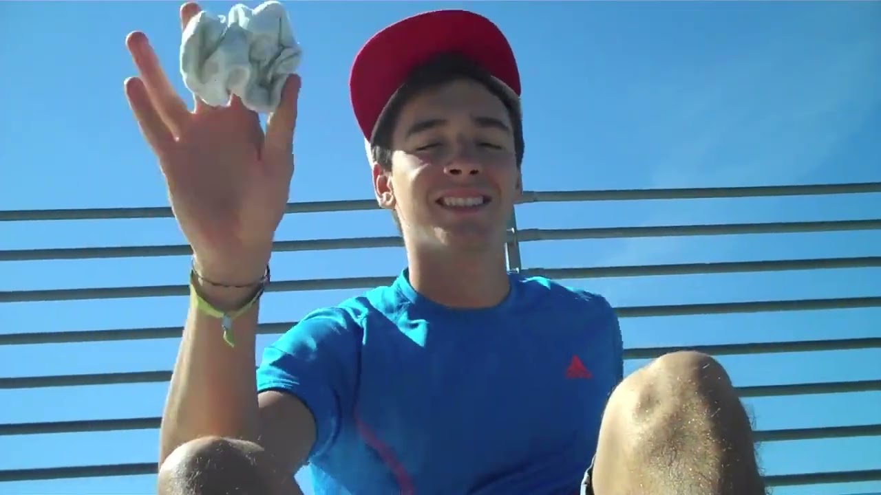 Brendans bleacher feet (Xander Beckett)