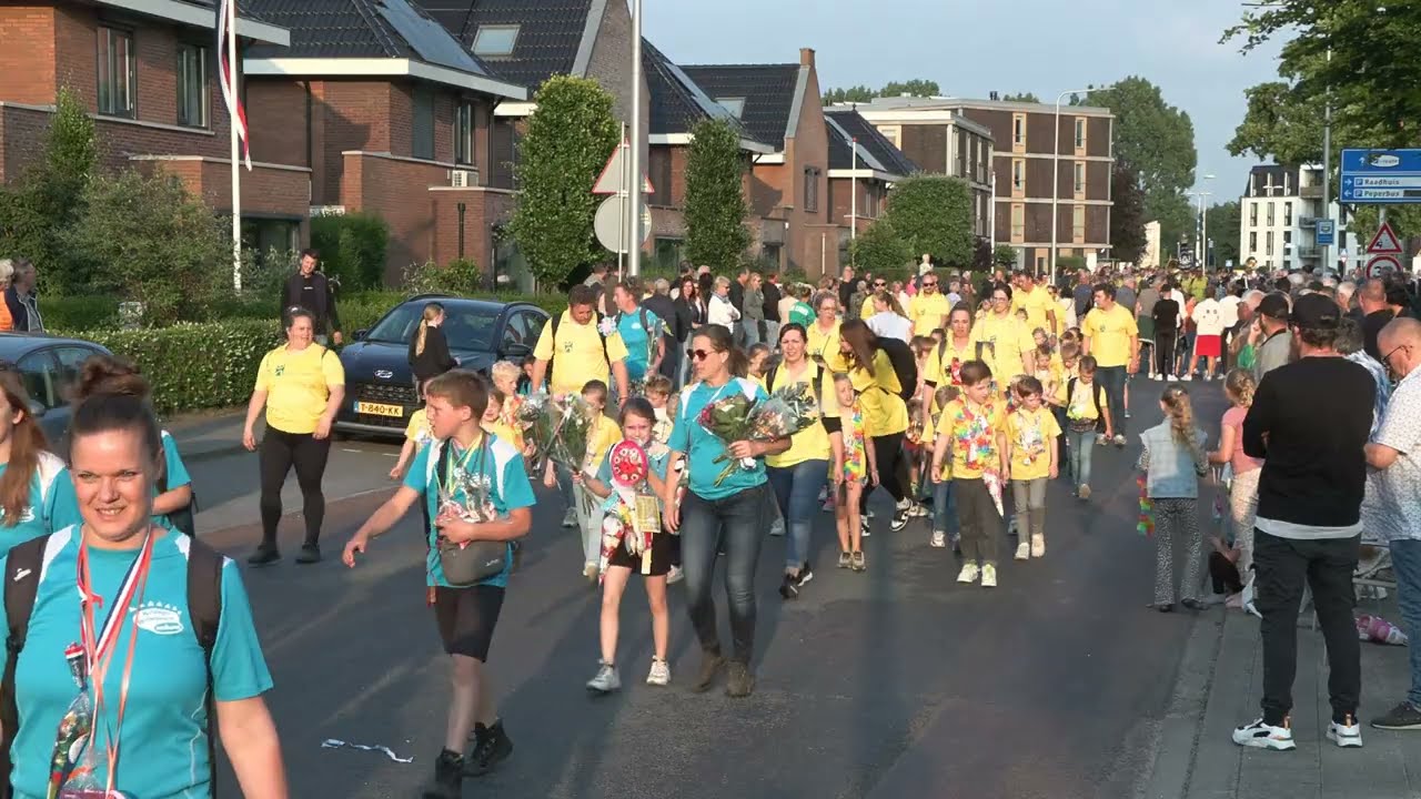 Intocht Avond4daagse Winterswijk vrijdag 7 juni 2024 Gld NL