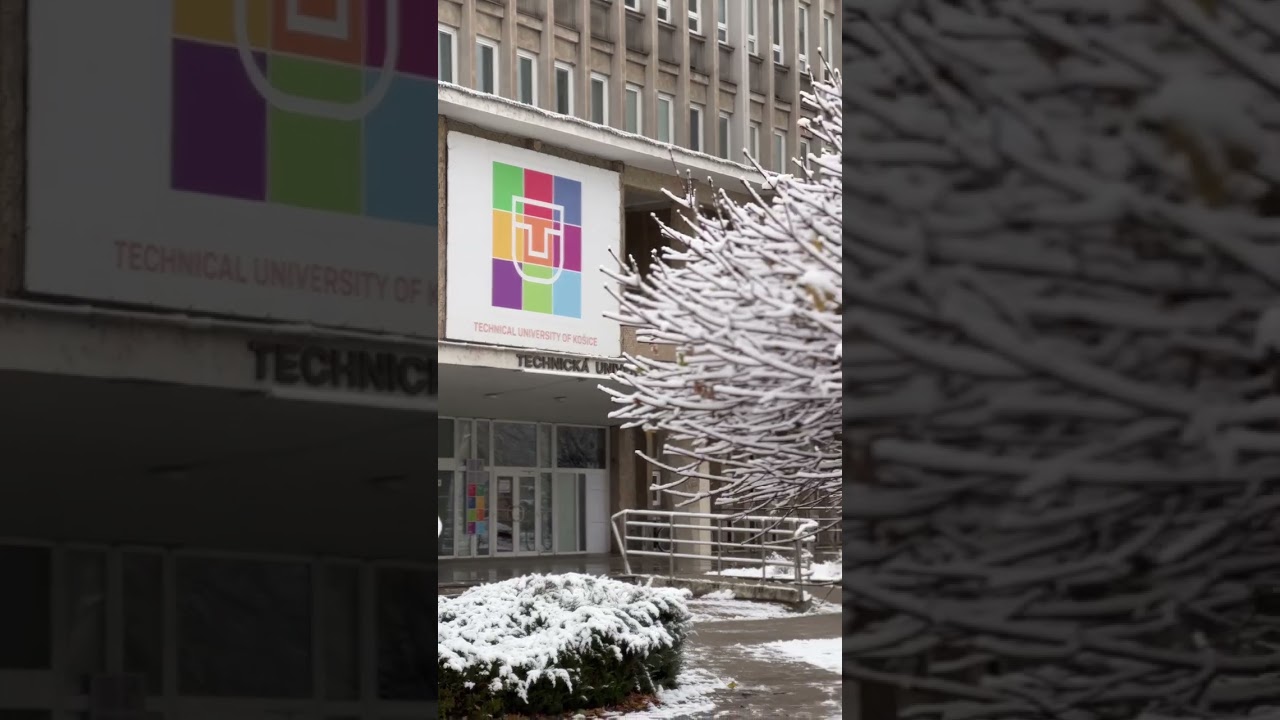 Zima zaklopala na dvere na&scaron;ej univerzity / Winter knocked on the door of our university 🏫❄️🌨️