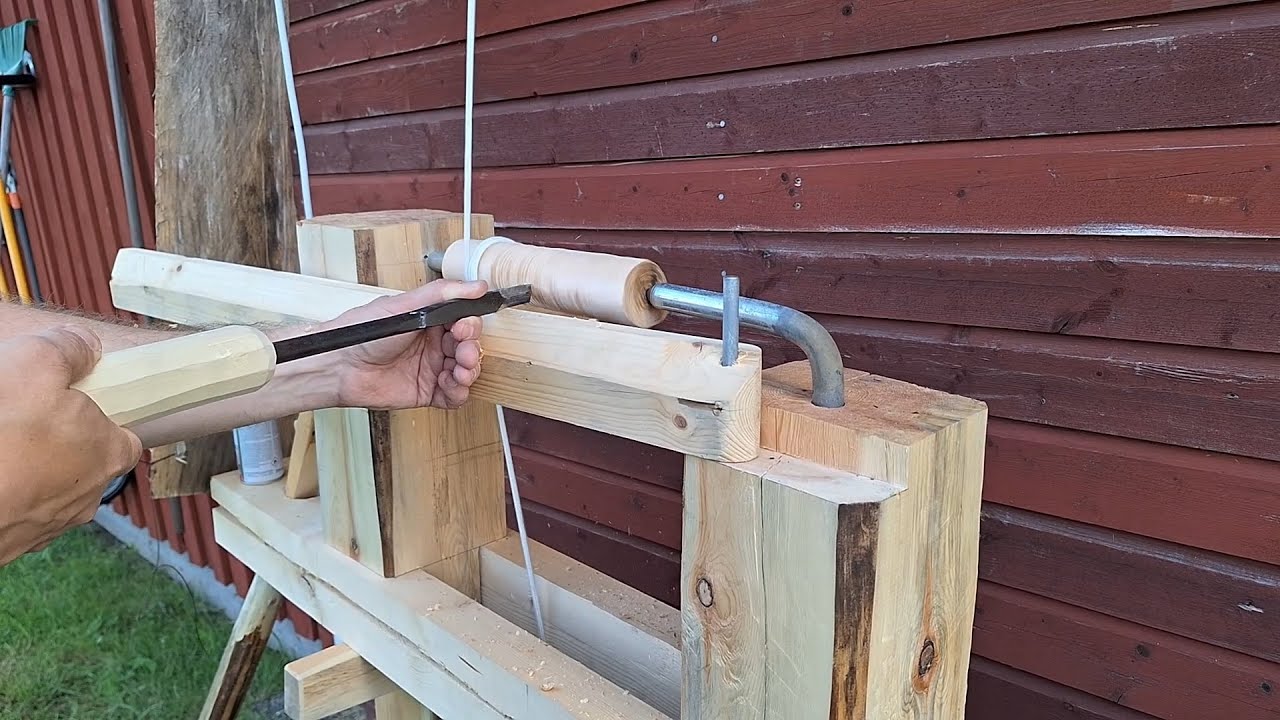 Kniv och yxa - träsvarvning som förr