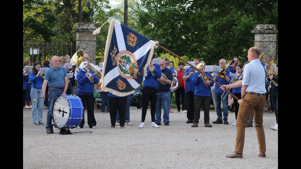 Full Selkirk Silver Band and The Kids Casting at the Haining