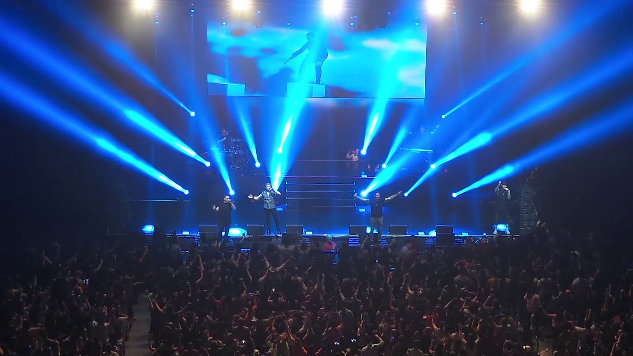 LIFE IS A ROLLERCOASTER (Boyzone | 2018 Momentum Live MNL)