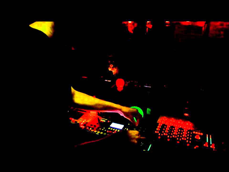 Siesta Submarina - LIVE Techno @Beatsoup (Part 2)