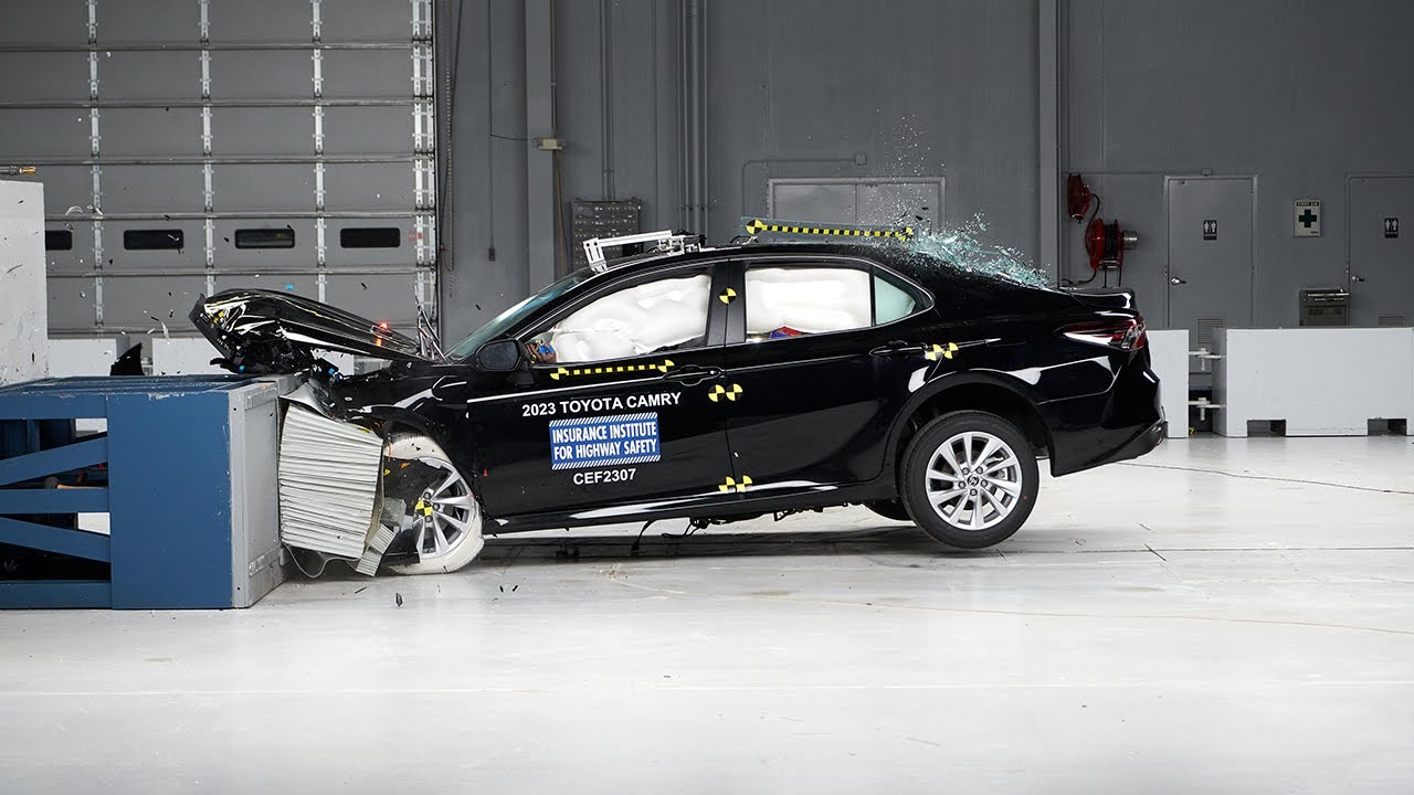 2023 Toyota Camry updated moderate overlap IIHS crash test