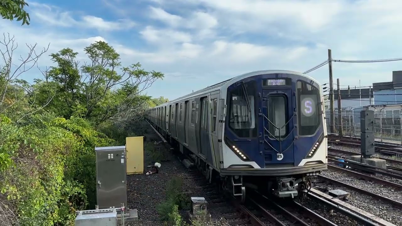 R211A Shuttle train to Rockaway Blvd arriving at Howard Beach-JFK Airport
