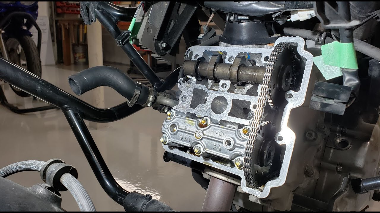 Suzuki V Strom DL650 - Valve Clearance Adjustment