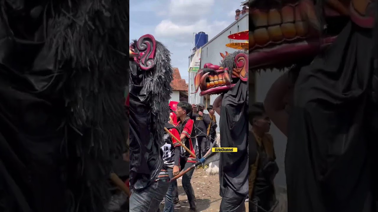 Gerandong melintas di belakang barongan #shorts #gerandong #costume