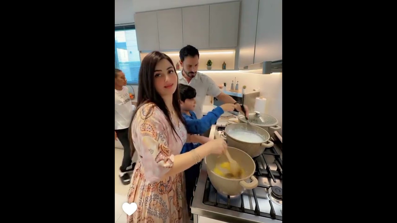 نور وعصام😋 بلشو تتحضير ملوخيا ورز😋😋