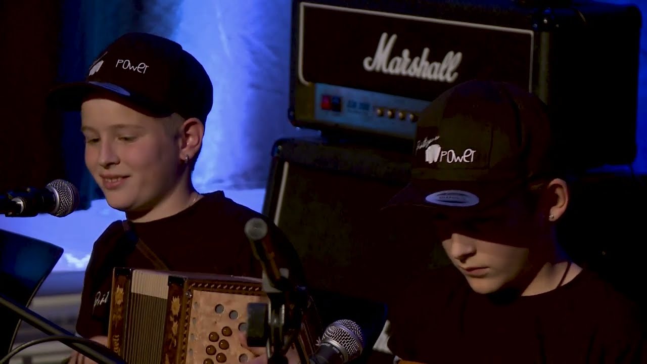 Qultur Adventssession mit Prättigauer Power