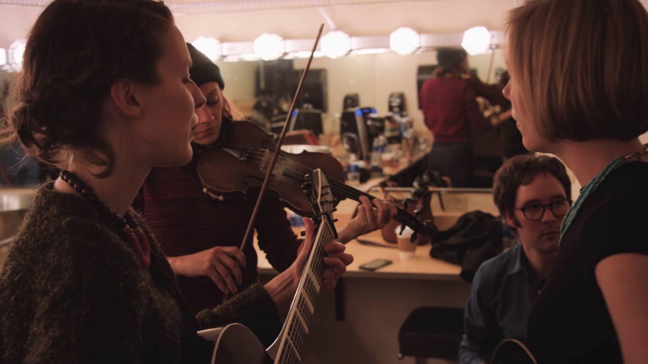 My Bubba & Mandolin Orange &ndash; Satisfied Mind