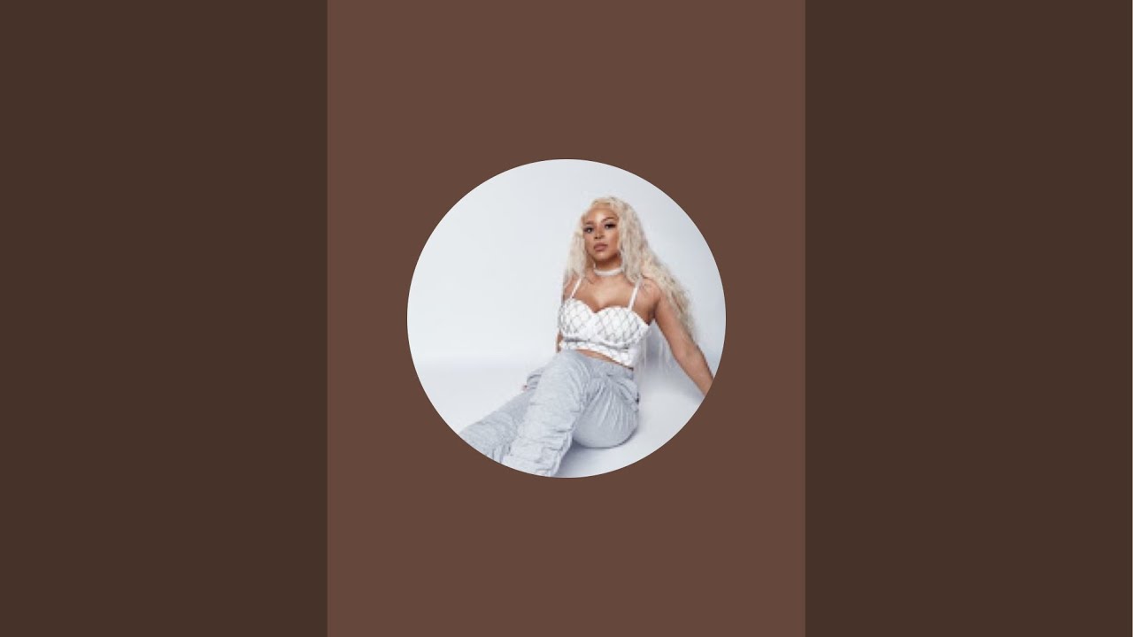 Julrae Julrae is live! Readings chat 💬
