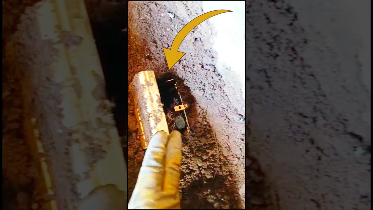 K&uuml;&ccedil;&uuml;k bir define sandığı buldum.İ&ccedil;inde ne var acaba yoksa hazinemi bu kez