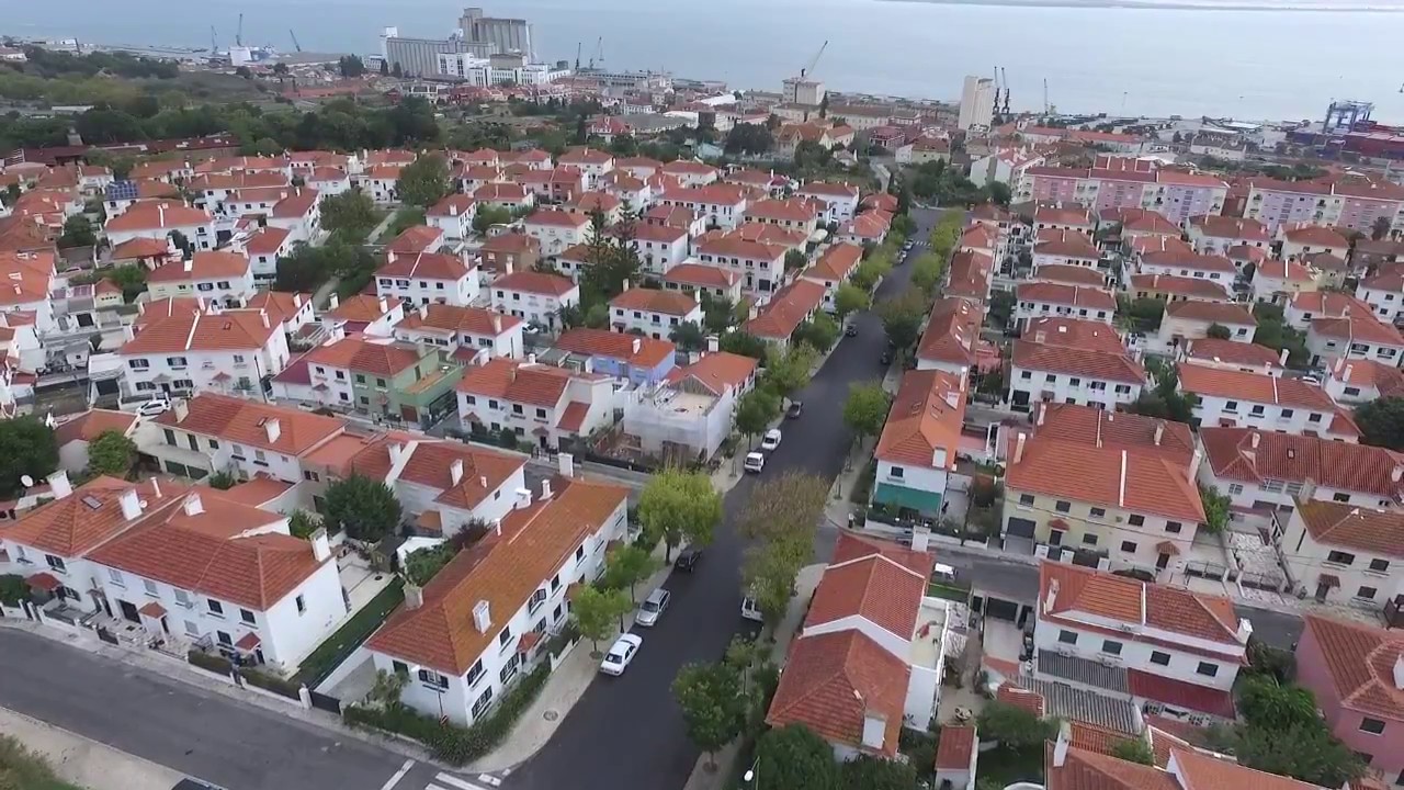 Moradia V4 Madre de Deus – CENTURY 21 Nações – C0263-00259