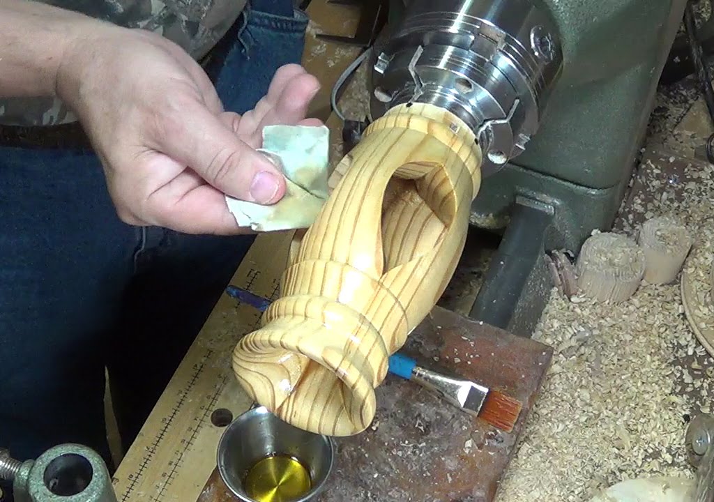 Вывернутая наизнанку ваза, точение по дереву