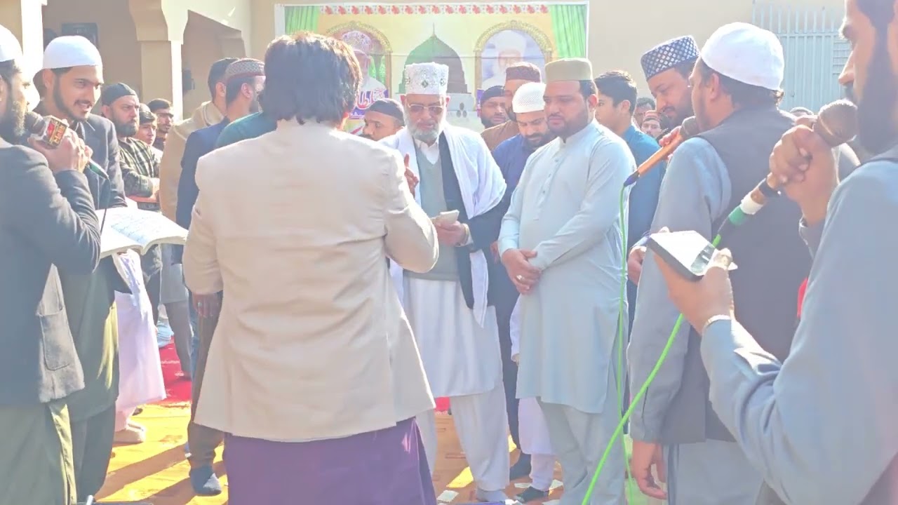 وجد اللہ کی طرف سے آنے والی کیفیت کا نام ہے جس میں عارف سکون کی دائرے سے خود کو باہر جانے نہیں دیتا۔